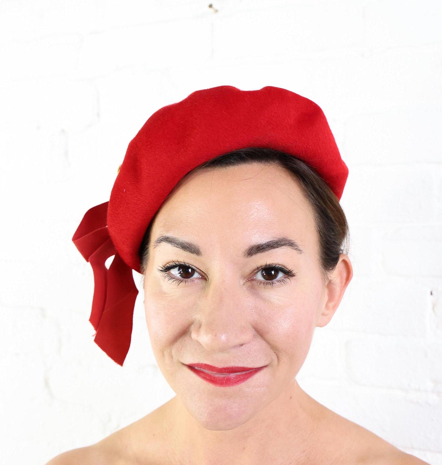 1950s Red Wool Beret with Bow Detail