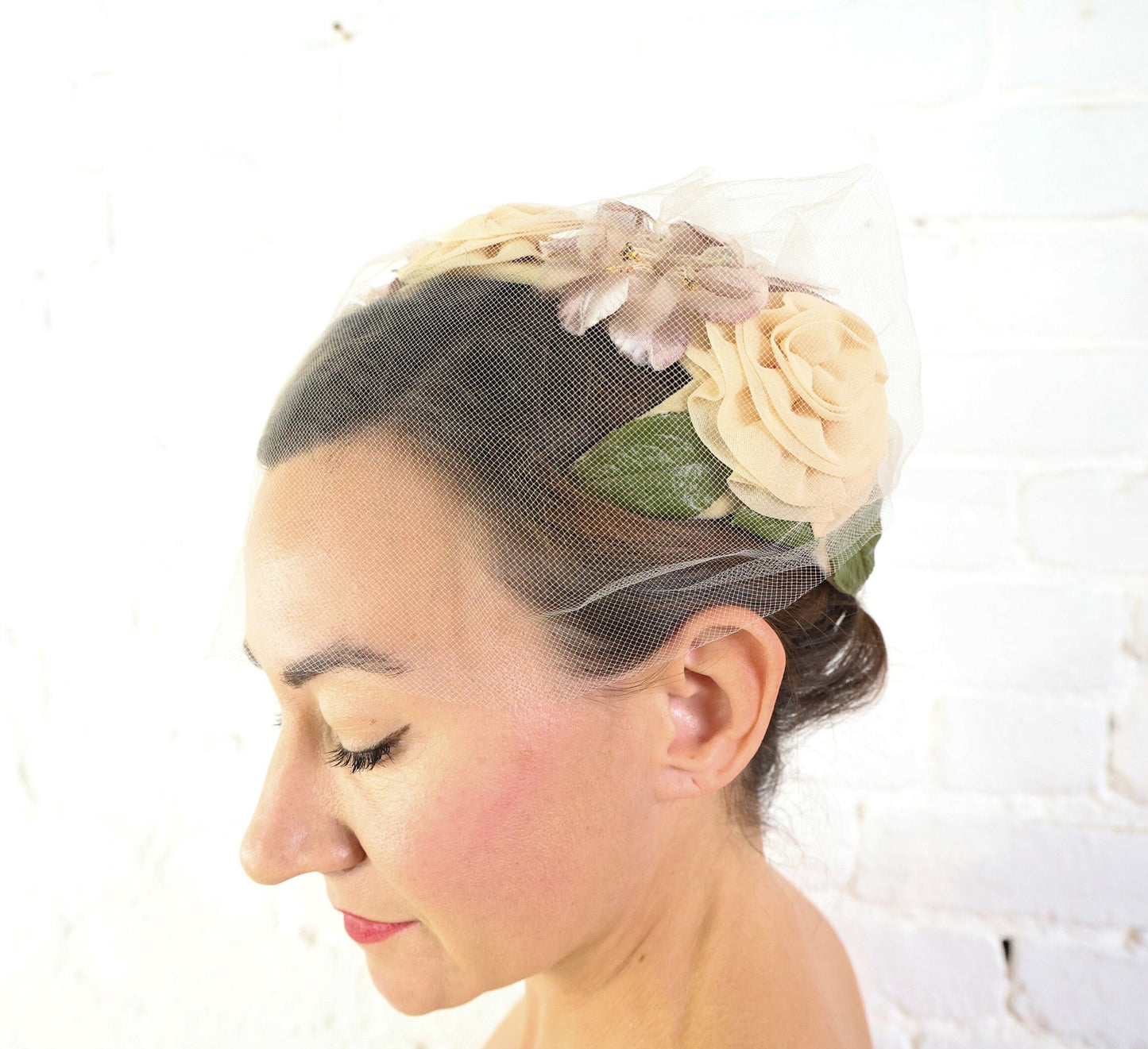 1950s Beige Floral Fascinator, IvoryTulle Wedding Hat