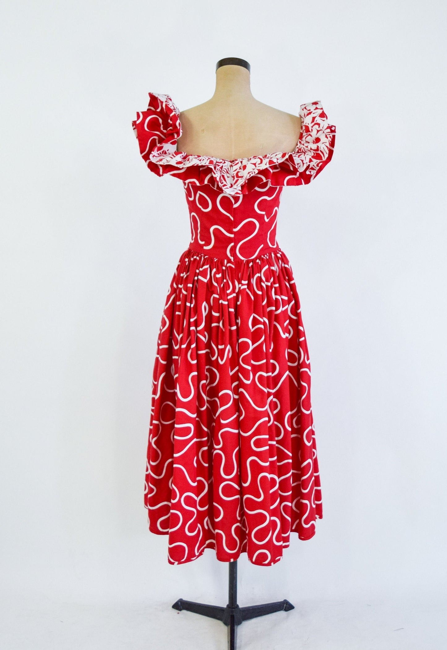 1980s Red White Off Shoulder Dress | 80s Red Ruffle Cotton Party Dress | Barboglio-Christina-Jan | Medium