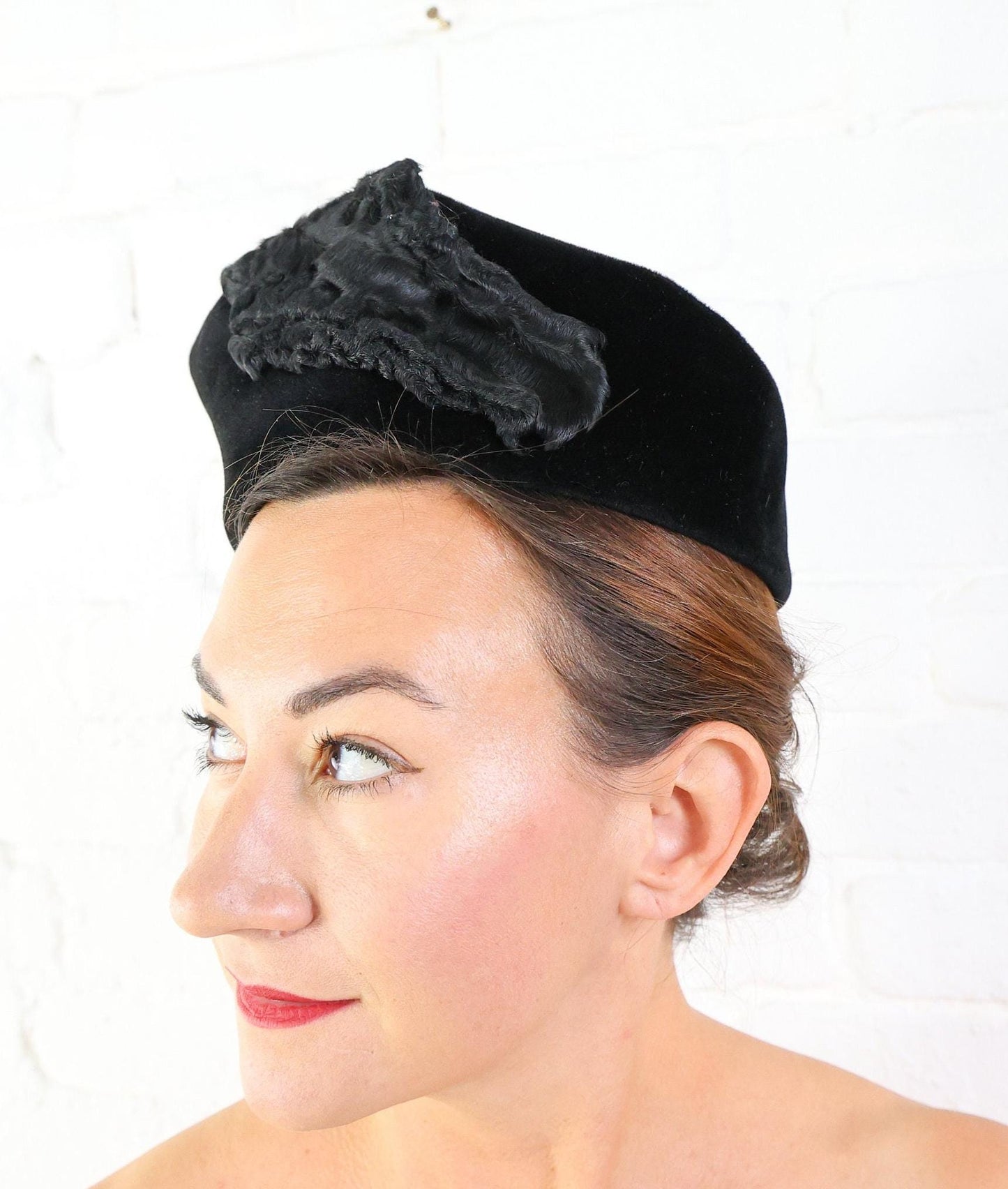 1940s Black Wool Velour Peaked Hat | Persian Lamb Detail