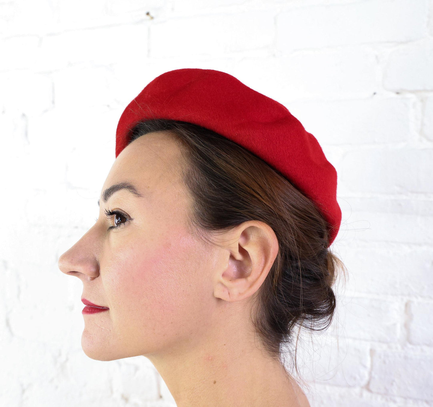 1950s Red Wool Beret with Bow Detail