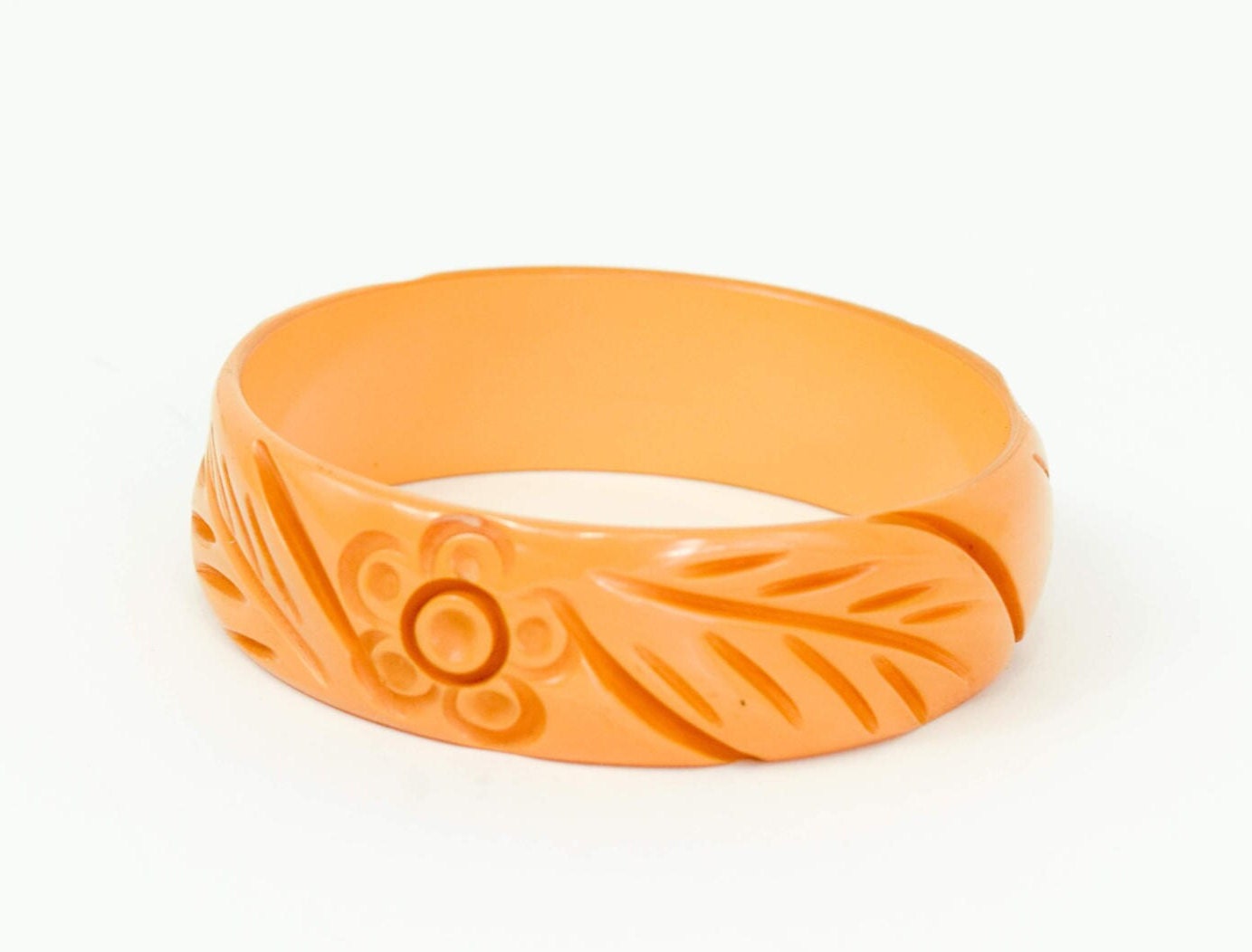 1940s Butterscotch Bakelite Bracelet | 40s Gold Carved Bakelite Bangle