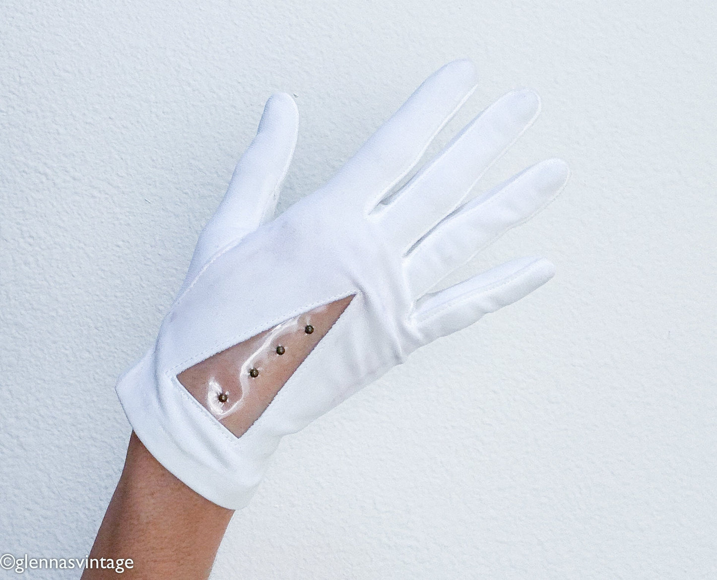 1950s Short White Gloves