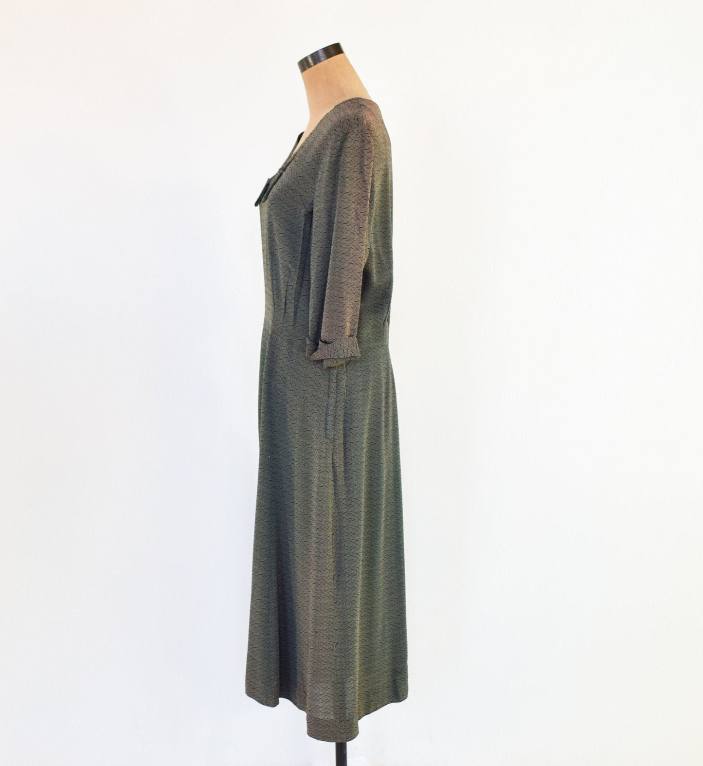 1940s Olive Green Crepe Dress, XXL, 38" Waist