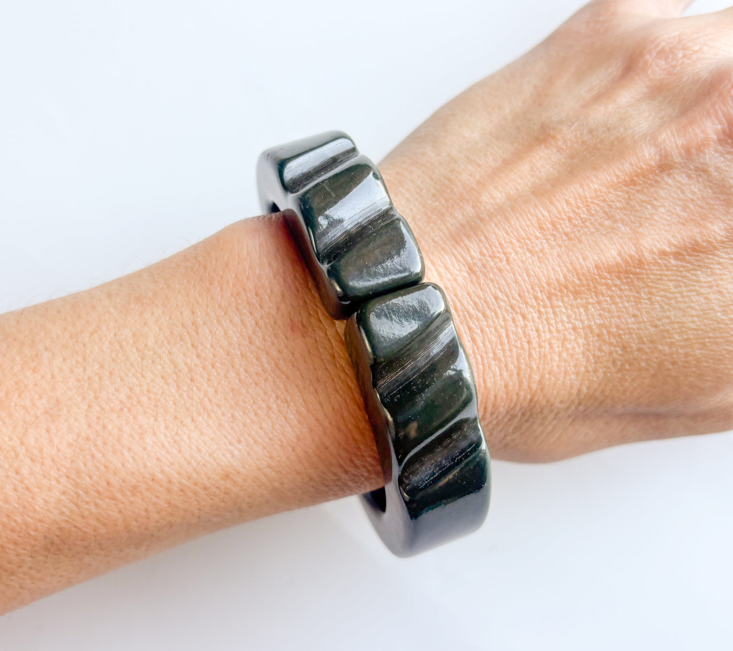 1930s Dark Green Bakelite Hinge Bracelet | Vintage Carved Forest Green Clamper