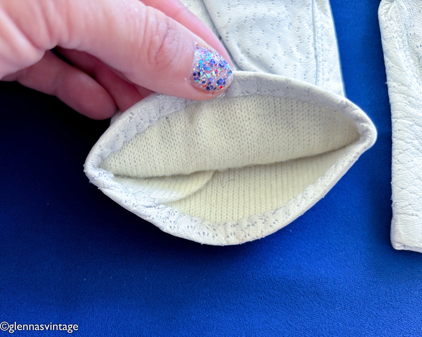 1960s Light Gray Leather Gloves, Medium