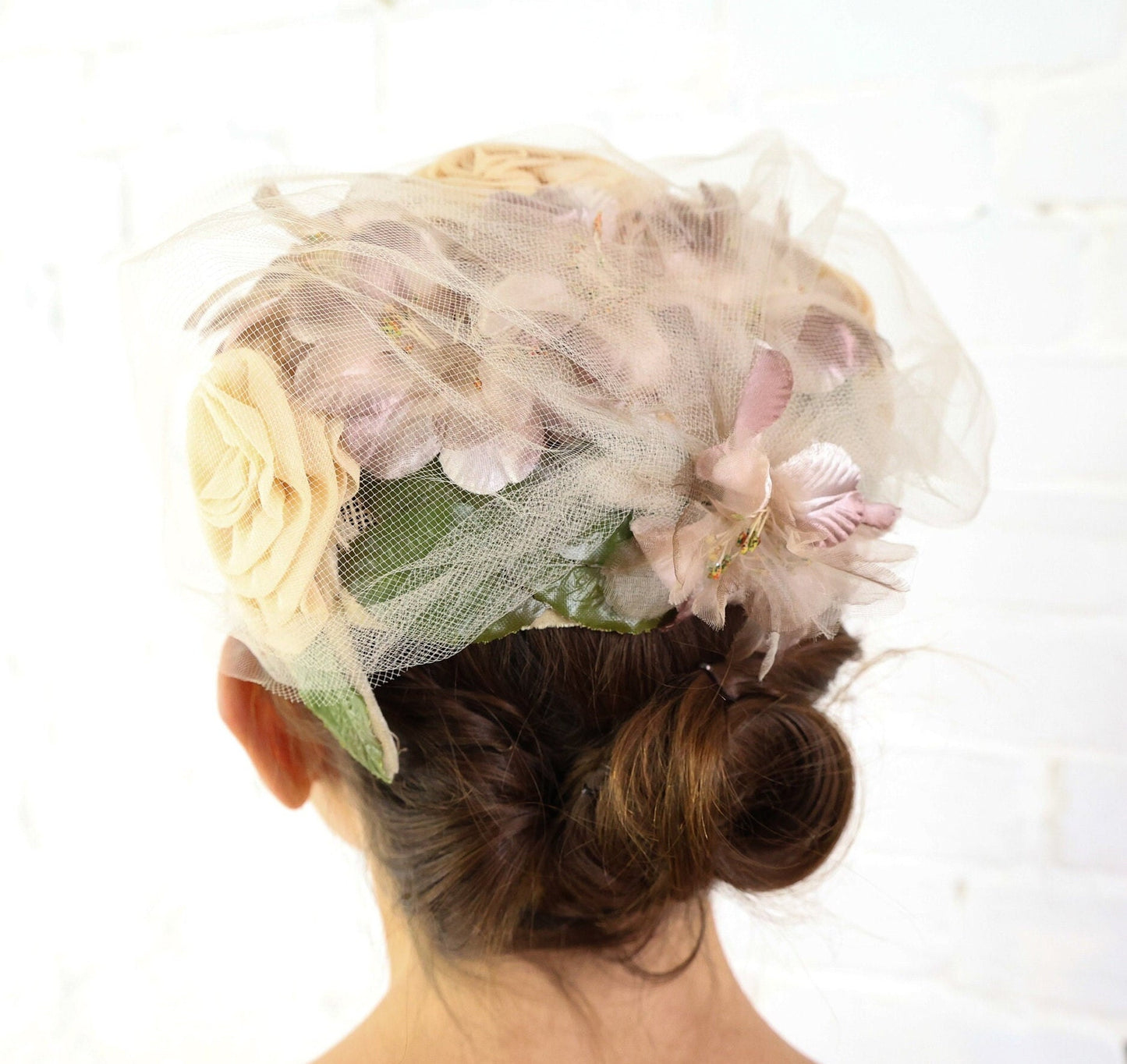 1950s Beige Floral Fascinator, IvoryTulle Wedding Hat