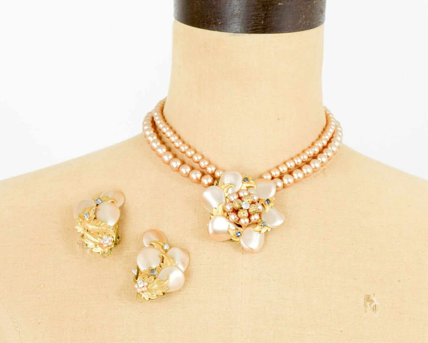 1950s Beige Faux Pearl Necklace & Earrings | 50s Beige Pendent Necklace Earring Set | Choker Set