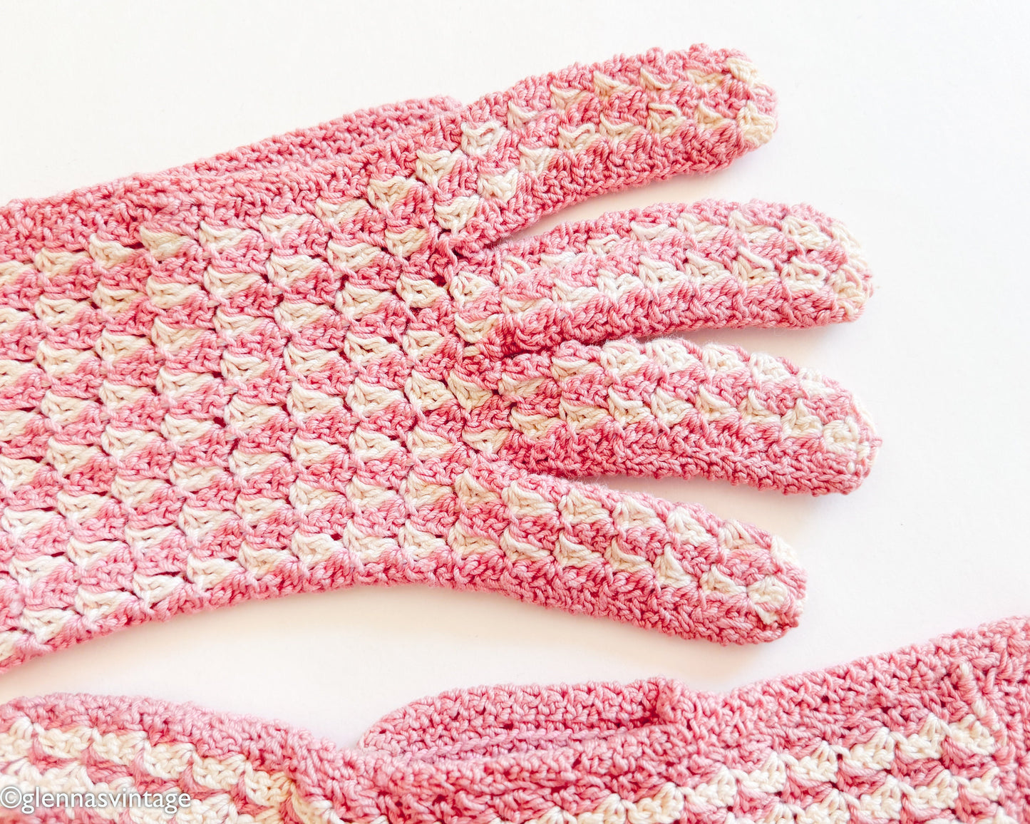 1940s Pink Crochet Vintage Gloves with Button Cuff
