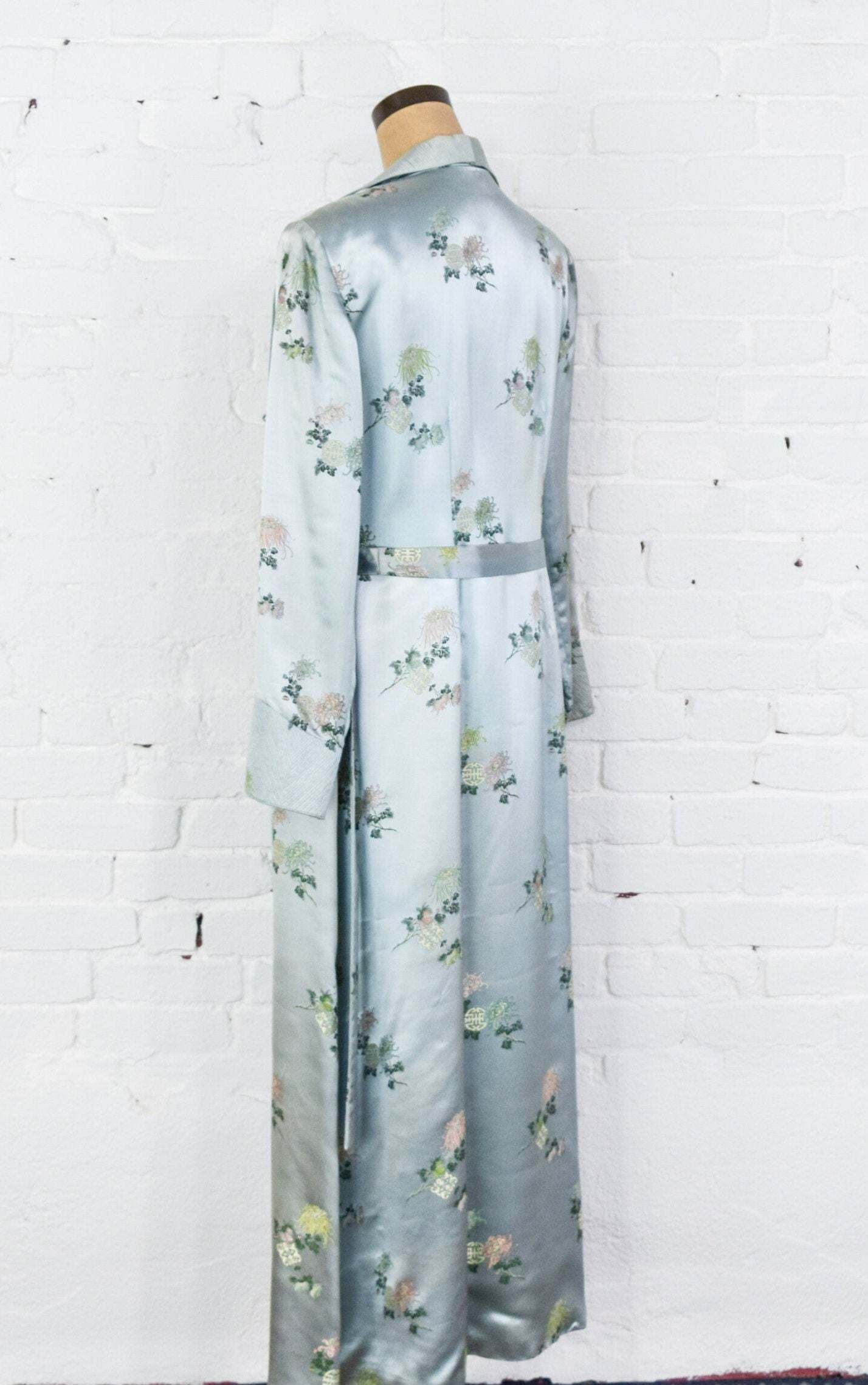 1950s Blue Silk Asian Robe:, Large