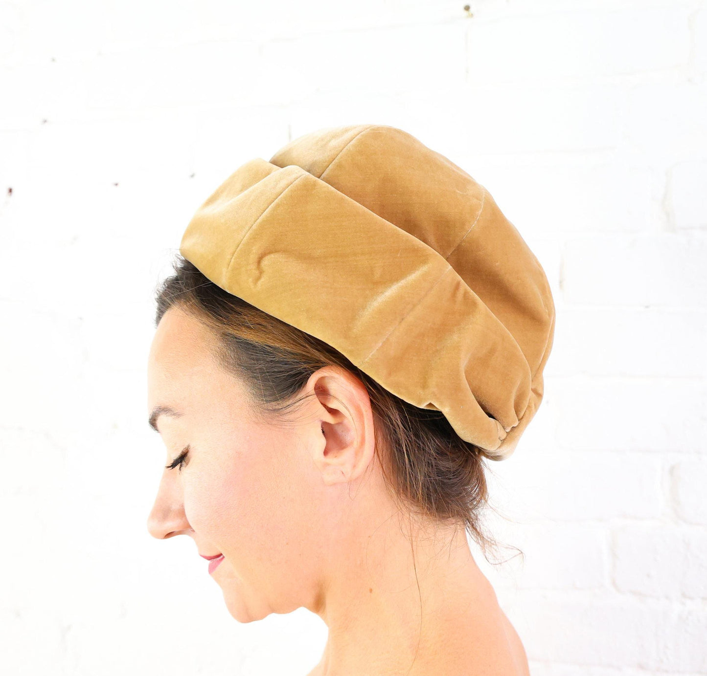 1960s Beige Velvet Hat |