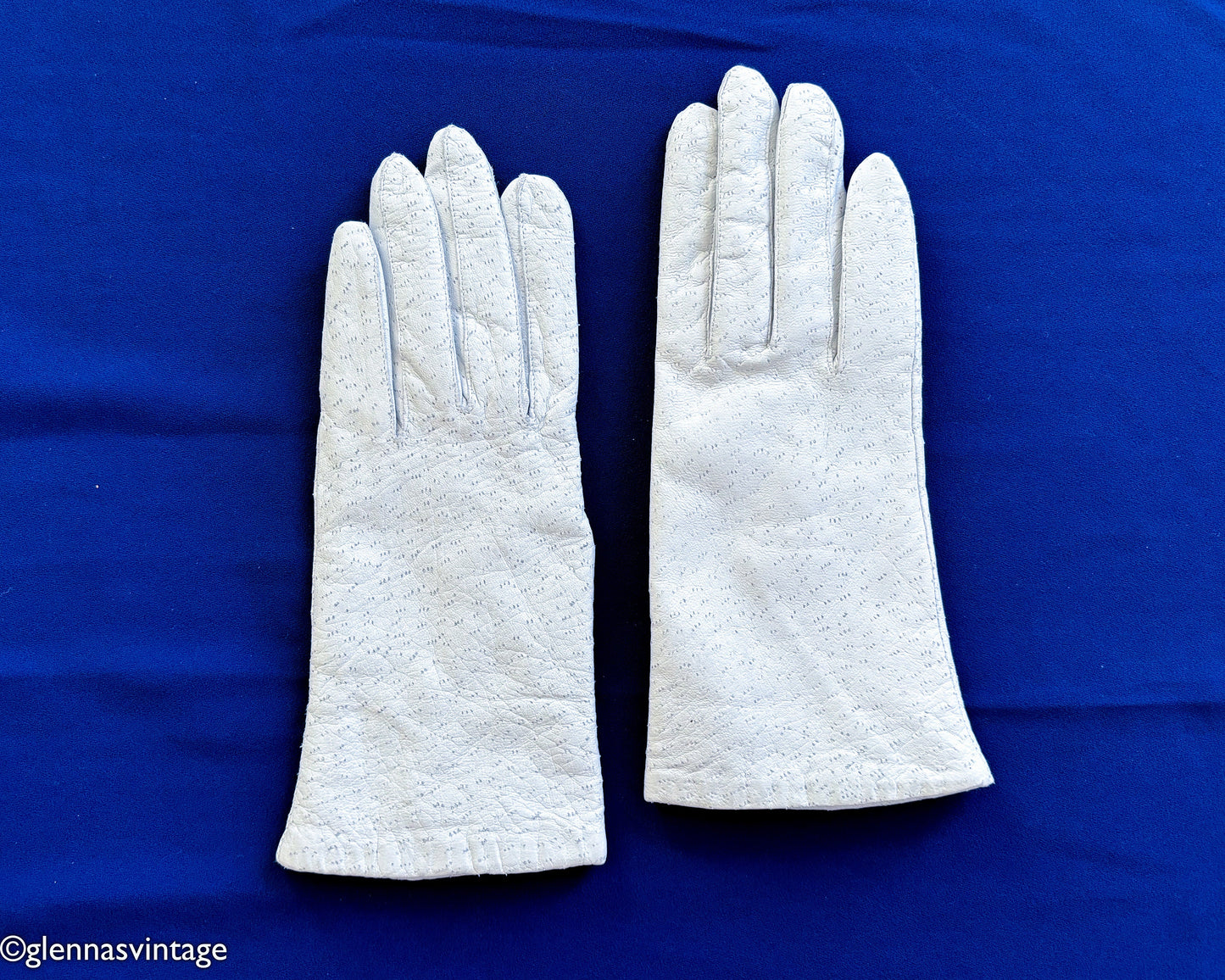 1960s Light Gray Leather Gloves, Medium
