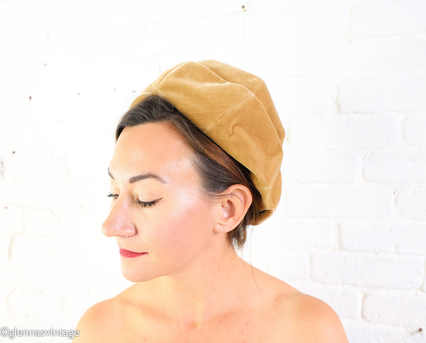 1960s Beige Velvet Hat |