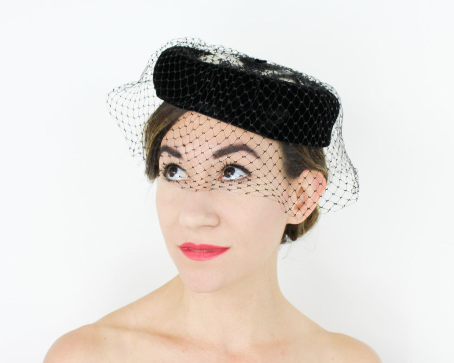 1950s Black Velvet & White Feather Pillbox Ring Hat