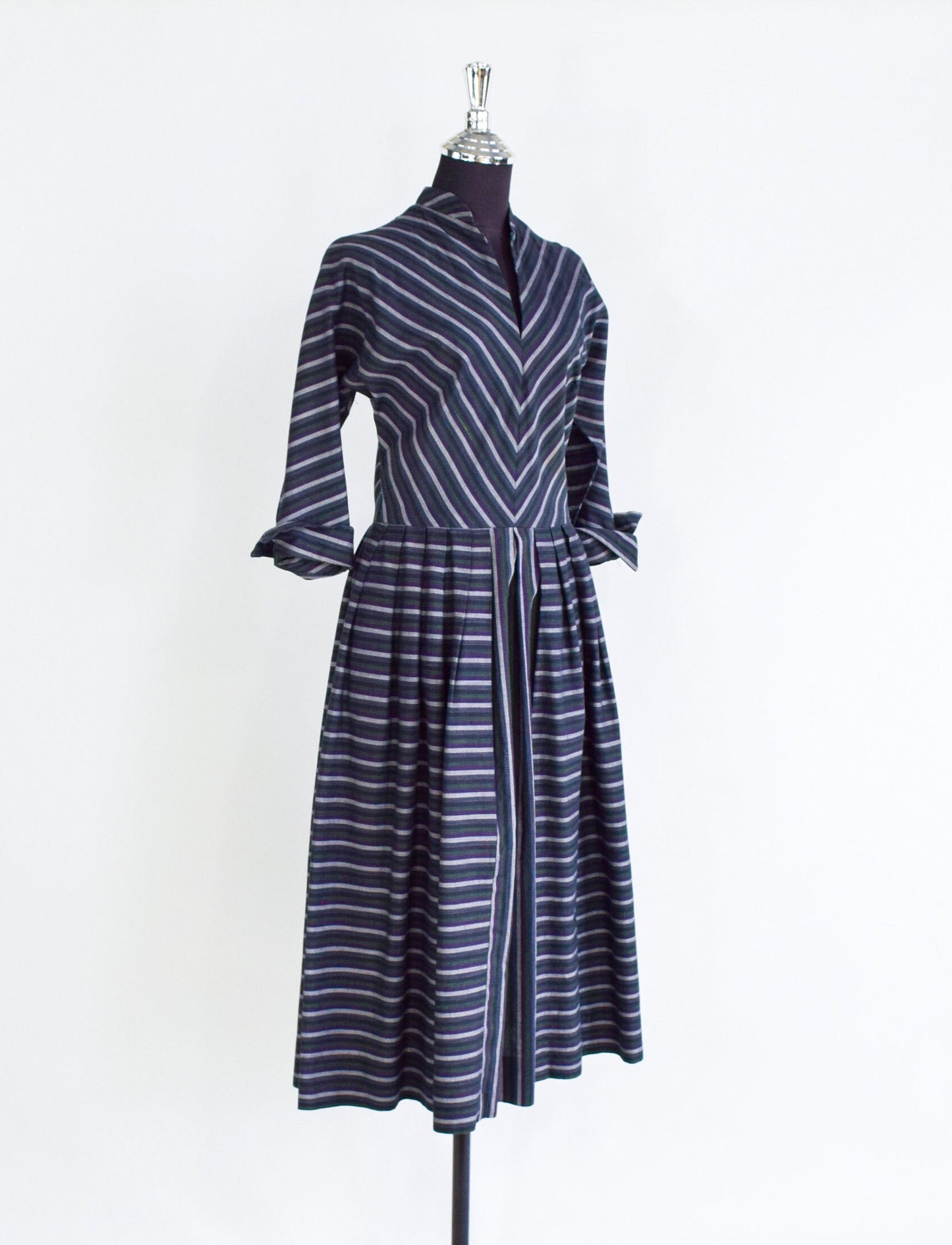 1940s Gray Chevron Striped Dress | 40s Striped  Cotton Day Dress | AnR Jr | Medium