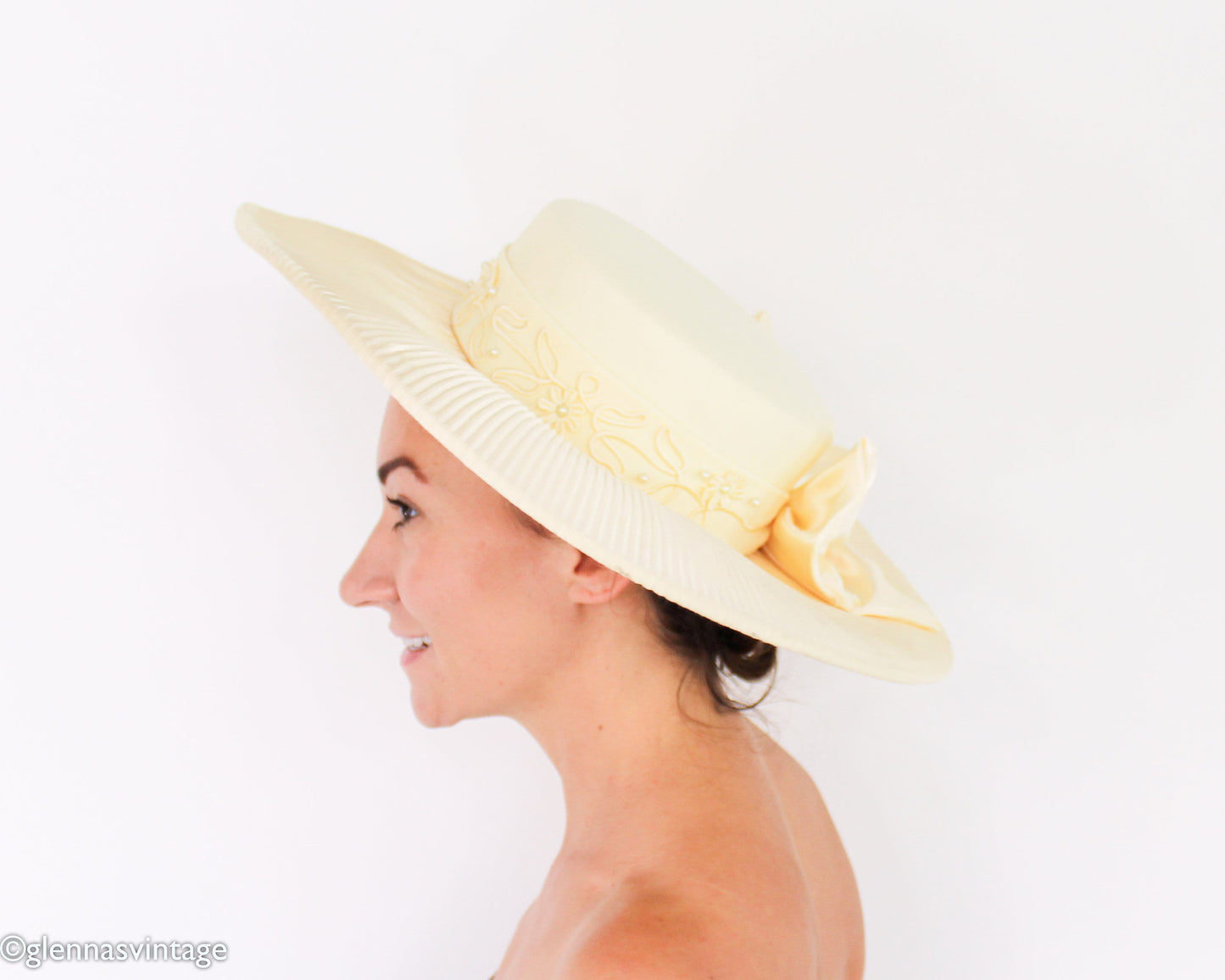 1980s Creme White  Satin Platter Hat with Bow