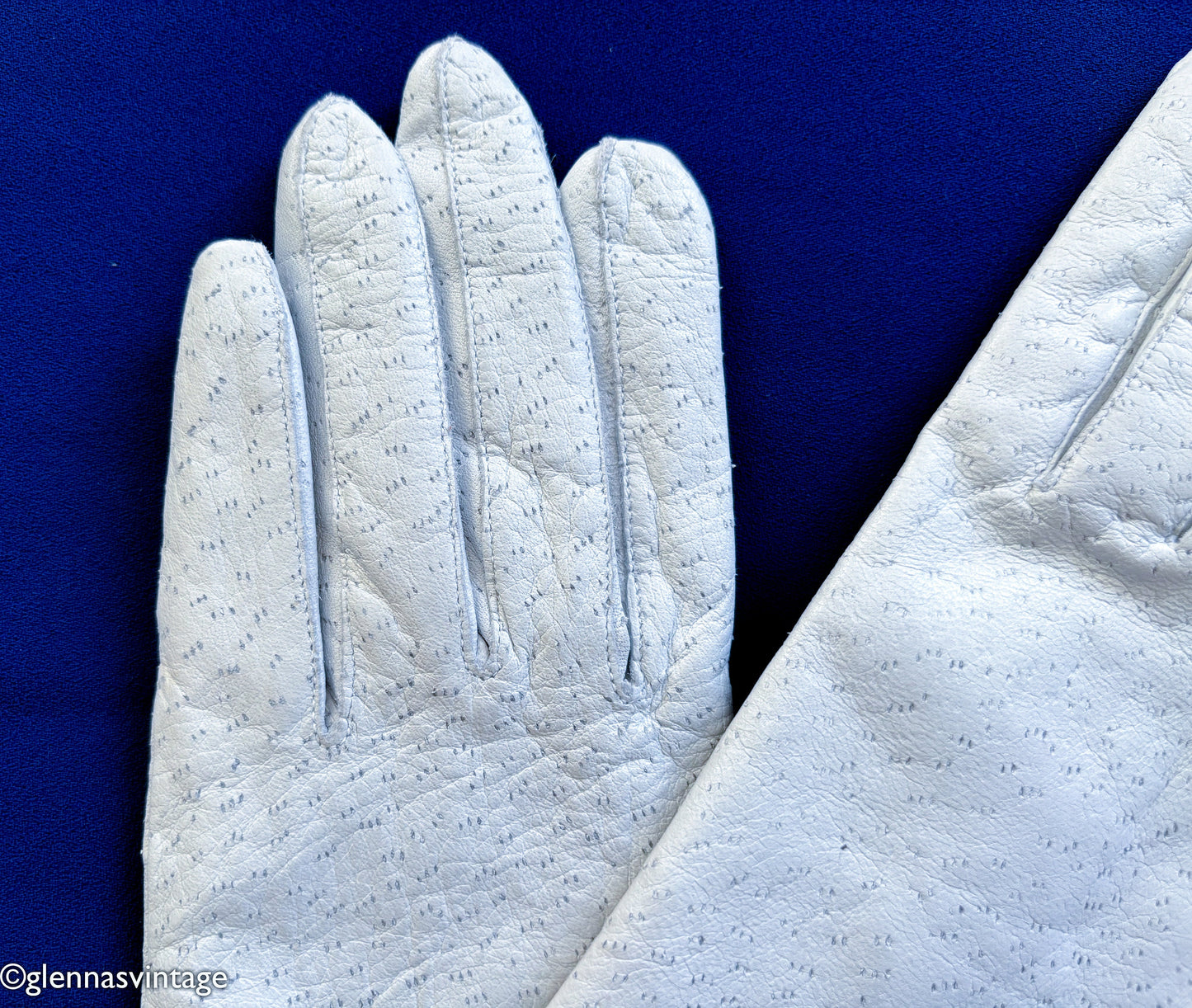 1960s Light Gray Leather Gloves, Medium
