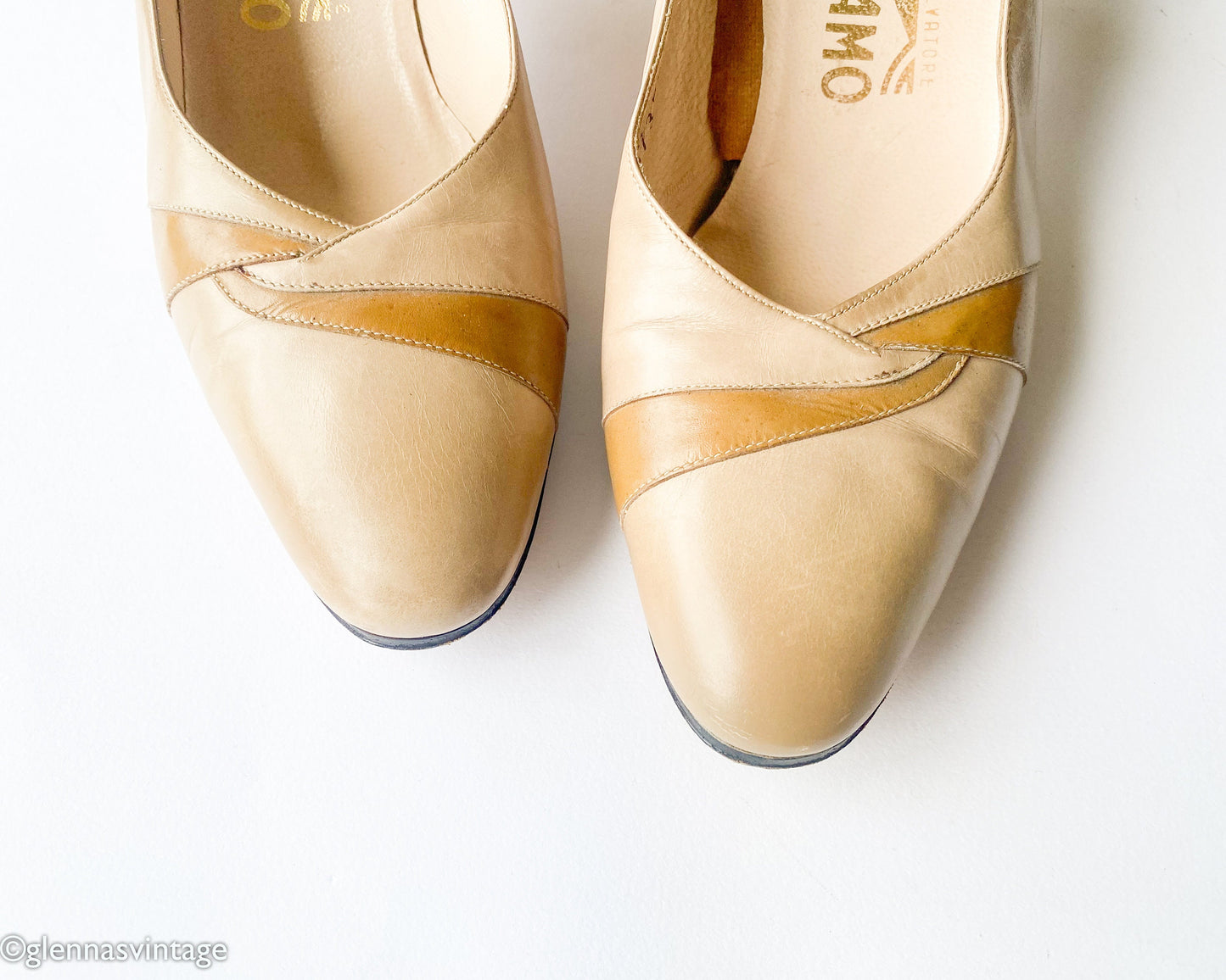 Ferragamo | 1980s Tan & Beige Leather Heels | 80s Tan Leather Pumps | Ferragamo | US 8 EU38-39 UK 6