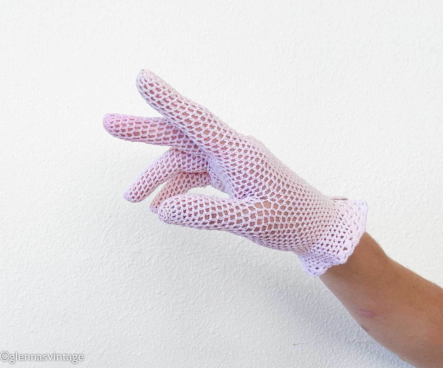 1950s Crochet Pink Gloves, Medium