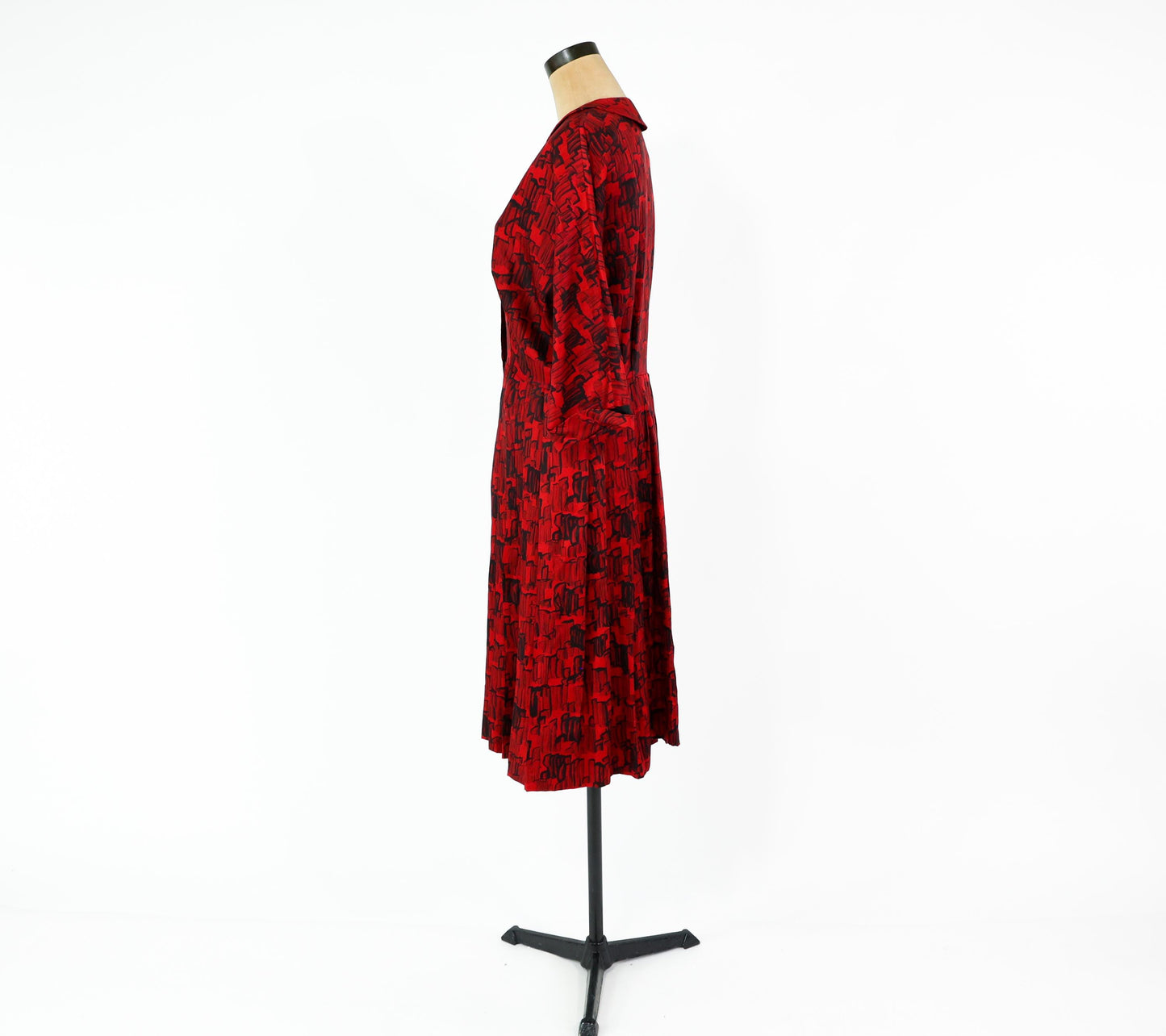 1950s Plus Size Red Print Shirtwaist Dress, 34" Waist