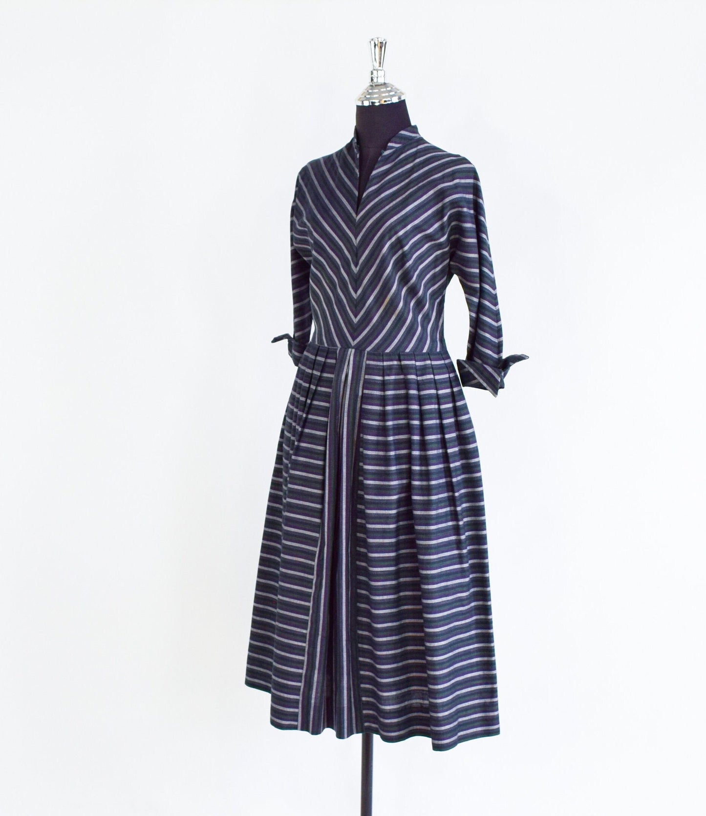 1940s Gray Chevron Striped Dress | 40s Striped  Cotton Day Dress | AnR Jr | Medium