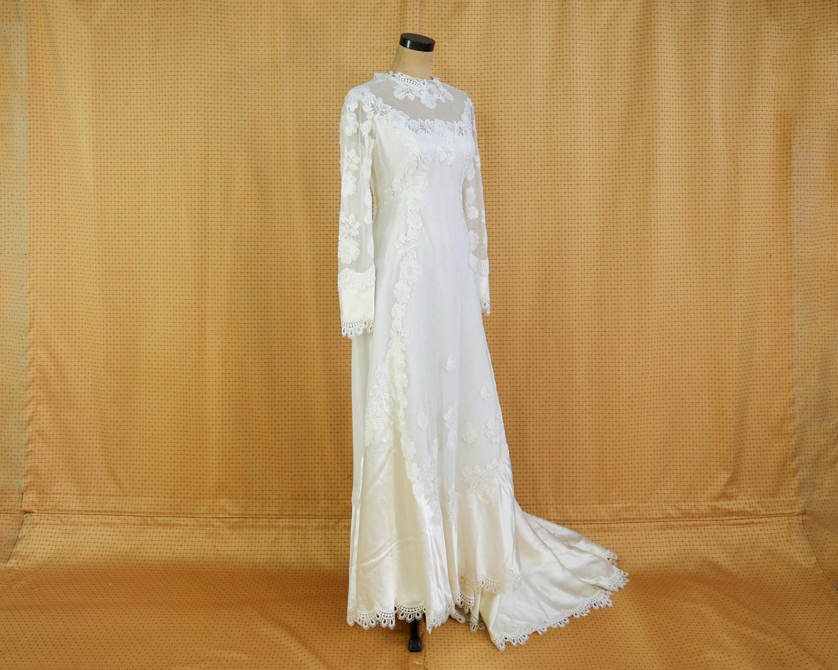 1970s Ivory Lace Wedding Gown | Vintage Wedding Dress & Long Train, Medium
