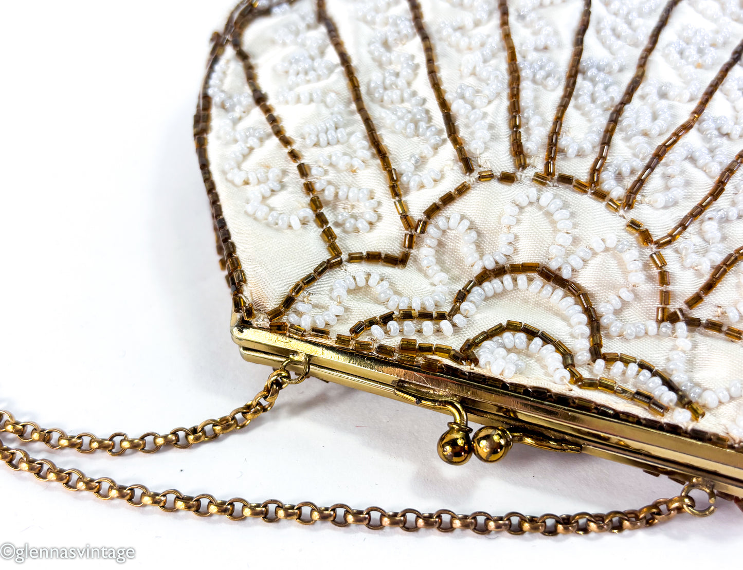 1930s White Silk Beaded Handbag Clutch
