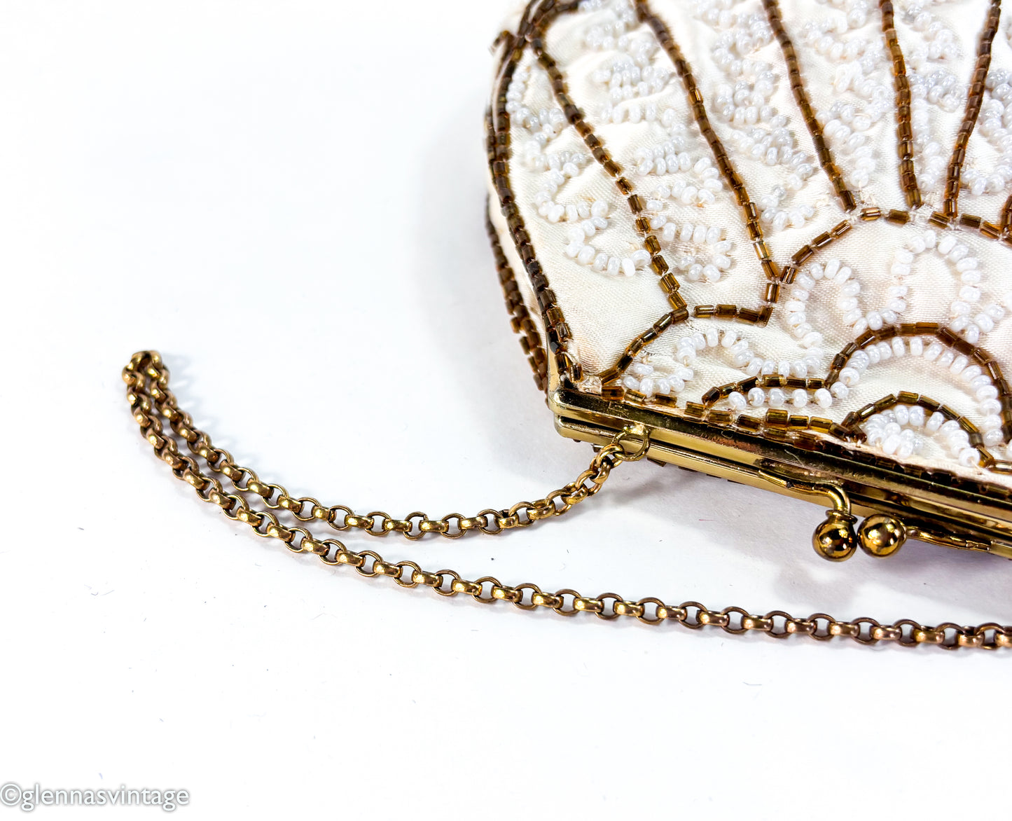 1930s White Silk Beaded Handbag Clutch